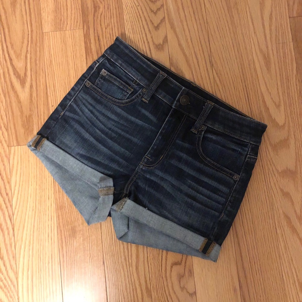 American Eagle High Rise Shorts (Size US 2)